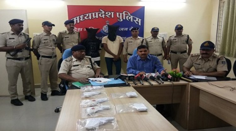 BIG NEWS: इंदिरा नगर के सचिन के साथ इस युवक की गठजोड़, फिर नीमच से राजस्थान में हथियार सप्लाई का बड़ा खेल, इस बार सिटी पुलिस के हाथ लगे बदमाश, कई पिस्टल-देशी कट्टे और कारतूस बरामद, खाकी की प्रेसवार्ता में बड़ा खुलासा, पढ़े ये खबर