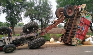 BIG BREAKING: नीमच-मालखेड़ा मार्ग पर सड़क हादसा, बाइक सवार को बचाने में पलटा ट्रैक्टर, उपज की बोरियां बिखरी, क्या कोई जनहानी भी हुई...! पढ़े ये खबर