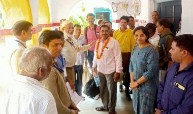 NEWS: चुनाव प्रेक्षक दल पहुंचा रतनगढ़, मतदान सामग्री वितरण केंद्र का लिया जायजा, दलों को पहनाएं पुष्पाहार, क्यों किया स्वागत, पढ़े खबर