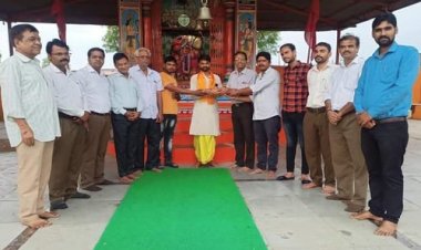 NEWS: विश्व हिंदू परिषद बजरंग दल प्रखंड मनासा ने मनाया गुरु पूर्णिमा पर्व, भगवा दुपट्टा पहनाकर इनका किया सम्मान, पढ़े खबर