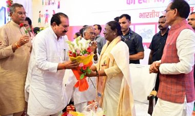 NEWS: एनडीए की राष्ट्रपति उम्मीदवार श्रीमती मुर्मू का विधायक परिहार ने किया अभिनंदन, किया पुष्पगुच्छ भेंट, पढ़े खबर