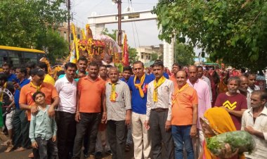 NEWS: बग्गी में सवार होकर निकले भगवान श्री चारभुजा नाथ, कुकड़ेश्वर में निकाली भव्य रथ यात्रा, हुई महाआरती, पढ़े खबर 