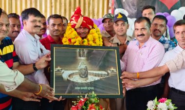 NEWS: उपनिरीक्षक DS डामोर हुए सेवानिवृत्त, मनासा थाने पर दी गई विदाई, इन अधिकारियों सहित पुलिस परिवार रहा मौजूद, पढ़े खबर