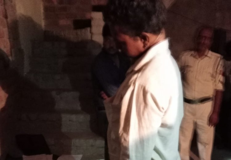 BIG BREAKING :सोमवार की काली रात,ओर फांसी के फंदे पर झूलता रामसिंह,बीवी बच्चे घर के बहार,फिर जो हुआ उसने सबको चौंकाया,फैली सनसनी,सिटी पुलिस जुटी जाँच में,पढ़े ये खबर