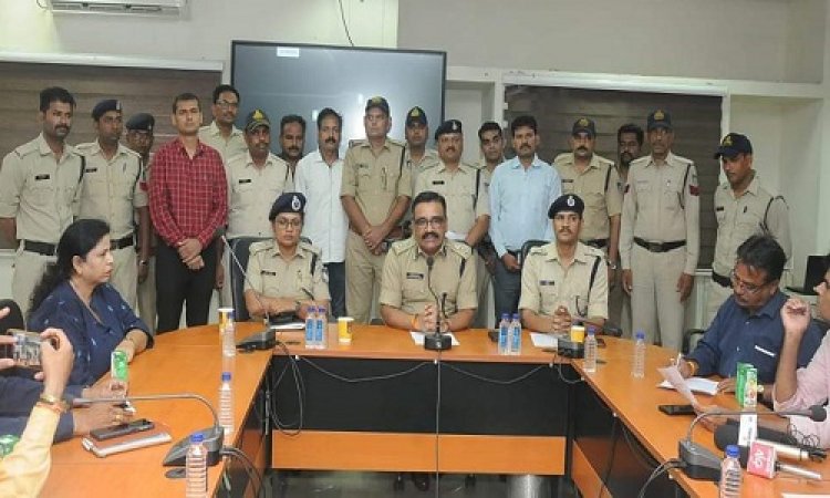 OMG ! नाना-नानी के घर से नाबालिग लापता, फिर पुलिस की जांच, सोयाबीन की बोरियों में मिली लाश, मामला- सेक्सुयल असोल्ट से जुड़ा, 48 घंटों में भाट पचलाना पुलिस का बड़ा खुलासा, पढ़े बबलू यादव की खबर