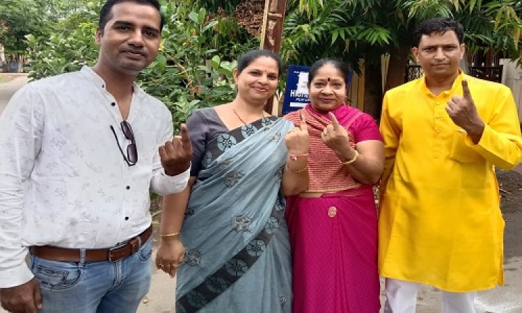 ELECTION NEWS: नगरीय निकाय चुनाव, BJP महिला मोर्चा जिलाध्यक्ष ने किया मतदान, ये संदेश दिया, तो मतदाताओं से भी की अपील, पढ़े खबर