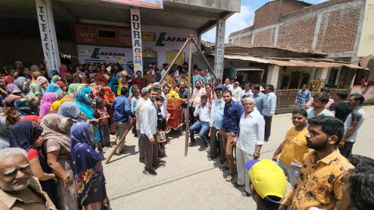 ELECTION NEWS: लुनाहेड़ा गांव में महेश पाटीदार का तूफानी जनसंपर्क, ग्रामीणों से लिया आशीर्वाद, तो बदले में फलों से तौला, मीडिया से हुए रूबरू, वादों को लेकर कहीं ये बड़ी बात, पढ़े नरेंद्र राठौर की खबर