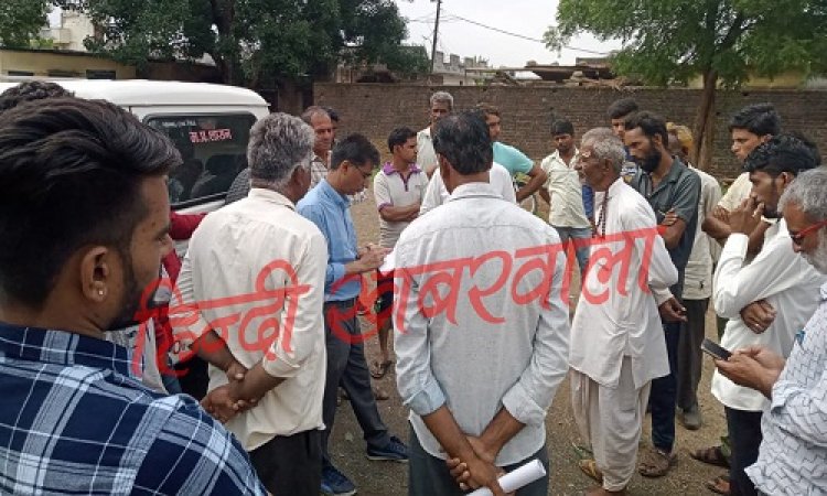 ELECTION BREAKING: त्रि-स्तरीय पंचायत चुनाव, मनासा क्षेत्र से बड़ी खबर, इस गांव में मतदान का बहिष्कार, सैकड़ों ग्रामीणों ने वोटिंग से किया इनकार, ये बड़ा कारण आया सामने...! वरिष्ठ अधिकारी भी मौके पर, पढ़े खबर