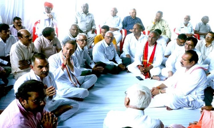 NEWS: स्वर्गीय श्रीमती चेतन देवी का उठावना जावद में संपन्न, नेताओं, जनप्रतिनिधियों, समाजजनों और क्षेत्रवासियों ने दी श्रद्धांजलि, श्रद्धापूर्वक किया याद, पढ़े खबर