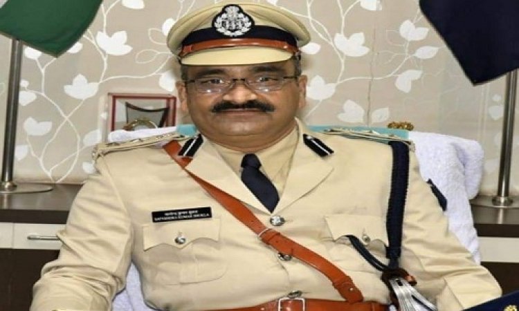 BIG NEWS: सावन की शुरुवात, और उज्जैन SP के निर्देश, फिर पुलिस हुई सख्त, महाकाल मंदिर परिसर से इन्हें किया गिरफ्तार, न्यायालय में भी किया पेश, पढ़े खबर