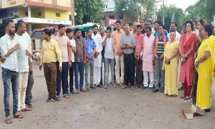 NEWS: श्रीमती द्रोपदी मुर्मू नवागत राष्ट्रपति निर्वाचित, पिपलियामंडी में भाजपा ने मनाया जश्न, की आतिशबाजी, बांटी मिठाइयां, पढ़े नरेंद्र राठौर की खबर