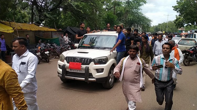 ELECTION NEWS : नीमच जनपद अध्यक्ष चुनाव का रोमांच,शारदा बाई या कैलाशी बाई,किसके सर सजेगा ताज,दो वोटर कर सकते है बड़ा उलटफेर,अन्दर की बात आई बहार,चौकाने वाला होगा परिणाम,पढ़े ये खबर