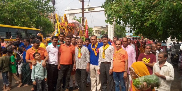 NEWS: बग्गी में सवार होकर निकले भगवान श्री चारभुजा नाथ, कुकड़ेश्वर में निकाली भव्य रथ यात्रा, हुई महाआरती, पढ़े खबर