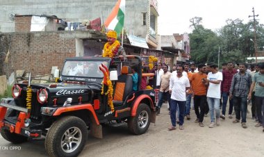 NEWS: 19 सालों तक की देश सेवा, अब सैनिक चंद्रभानु सिंह लौटे अपने घर, जीरन नगर के वासियों ने किया सम्मान, हुआ भव्य स्वागत, पढ़े खबर