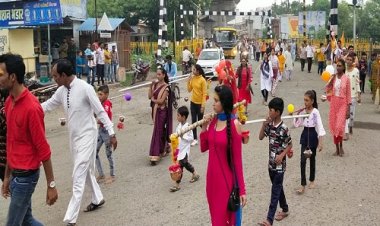 NEWS: पिपलियामंडी के टीलाखेड़ा बालाजी से निकली भव्य कावड़ यात्रा, 20 किलोंमीटर का सफर तय कर पहुंची बाबा पशुपतिनाथ के दरबार, भव्य जलाभिषेक के साथ की सुख-समृध्दि की कामना, पढ़े नरेन्द्र राठौर की खबर