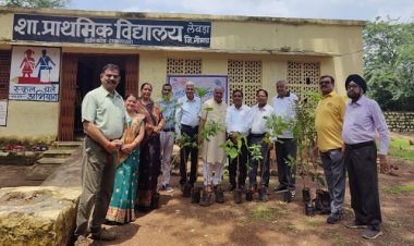 NEWS: स्वच्छ पर्यावरण के तहत रोटरी क्लब के सदस्य पहुंचे ग्राम लेवड़ा, किया पौधरोपण, दिया ये संदेश, पढ़े खबर