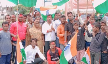 NEWS : फोफलिया पंचायत में हर हाथ तिरंगा,फिर भारतमाता के जयकारे,और निकल पड़े ये सन्देश देने को,सरपंच सहित ये रहे मौजूद,पढ़े खबर