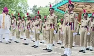 HAPPY INDEPENDENCE DAY : विधायक दिलीपसिंह परिहार पहुंचे PG कॉलेज, किया ध्वजारोहण, परेड की ली सलामी, पढ़े खबर