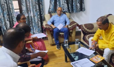 NEWS : मंत्री ओमप्रकाश सखलेचा की समीक्षा बैठा,विधानसभा के विभिन्न कामकाजो पर चर्चा,फिर किया निर्देशित,पढ़े ये खबर