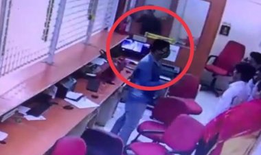 BIG BREAKING : उदयपुर का गोल्ड लोन बैंक,जहा घुसे नकाबपोश लुटेरे,फिर स्टाफ को बनाया बंधक,गन पॉइंट पर ऐसे की लूट,लाखो कैश ओर सोना लेकर हुए फरार,सीसीटीवी में कैद तस्वीरें,देखे ये खबर