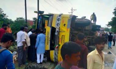 BIG BREAKING : मिराज सिनेमा के पास बस पलटी,एक की मौत,तो कई यात्री घायल भी ,मची अफरा तफरी,पुलिस मोके पर,पढ़े ये खबर