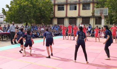 NEWS : मेजर ध्यानचंद का जन्मदिवस,गर्ल्स स्कूल में कब्बडी प्रतियोगिता,लड़कियों ने दिखाया दम,इस सदन ने मारी बाजी,पढ़े ये खबर