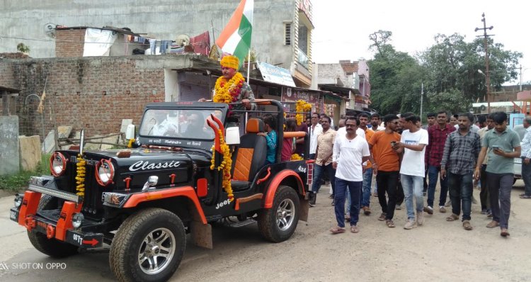 NEWS: 19 सालों तक की देश सेवा, अब सैनिक चंद्रभानु सिंह लौटे अपने घर, जीरन नगर के वासियों ने किया सम्मान, हुआ भव्य स्वागत, पढ़े खबर