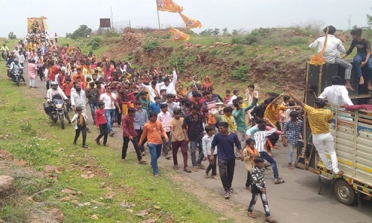 NEWS: श्रवण मास का तीसरा सोमवार, चीताखेड़ा से निकली भव्य कावड़ यात्रा, रामझर महादेव पहुंची, भक्तों ने बाबा का किया जलाभिषेक, की सुख समृद्धि की कामना, पढ़े खबर