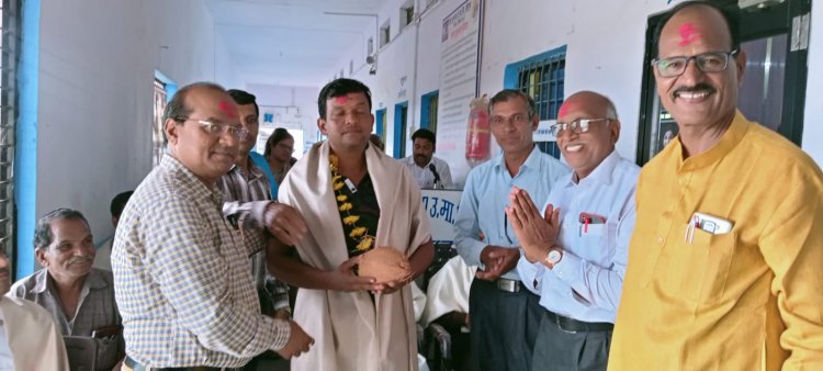 NEWS: जीरन में स्कूली छात्राओं के बीच मनाया स्वतंत्रता का अमृत महोत्सव कार्यक्रम, पूर्व सैनिकों का भी किया सम्मान, तो इन बालिकाओं को किया पुरस्कृत, पढ़े खबर