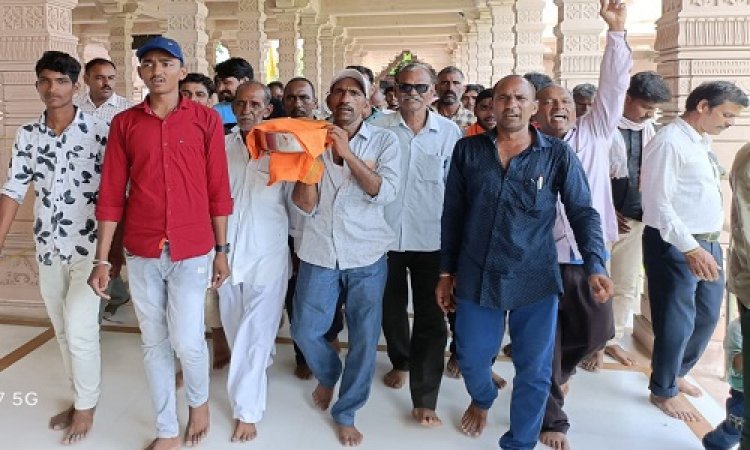 NEWS: चुनाव में मांगी मन्नत हुई पूरी, नीमच जिले के इस गांव से यात्रा का आयोजन, पैदल पहुंचे सांवलिया सेठ के दरबार, पढ़े खबर