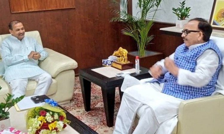 NEWS: केंद्रीय मंत्री पांडेय से MSME मंत्री सखलेचा ने की भेंट, प्रदेश में औद्योगिक विस्तार सहित इन विषयों पर हुई चर्चा, पढ़े खबर