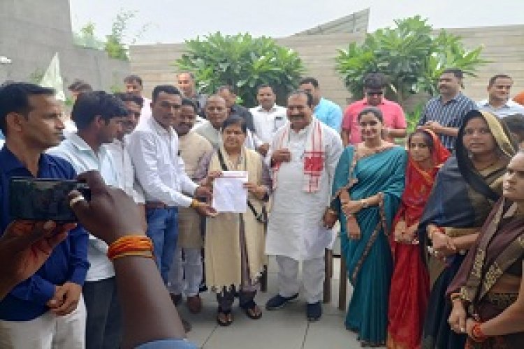 NEWS -जीरन BJP पार्षदो ने प्रभारी मंत्री से की मुलाकात, नगर विकास के मुद्दों पर सौंपा मांग पत्र, पढ़े खबर