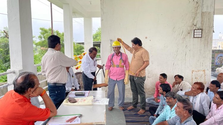 NEWS : बिजली विभाग के कर्मचारियों का प्रशिक्षण,जानकारों ने दिए टिप्स,कैसे बचे दुर्घटनाओं से,तो सुरक्षा नियमो को लेकर भी कही ये बात,पढ़े खबर
