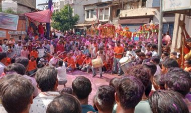 NEWS: रतनगढ़ में ढोल ग्यारस की धूम, नगर में निकले भगवान के बेवाण, जमकर उड़े रंग गुलाल, डीजे की थाप पर झूमे भक्त, पढ़े खबर