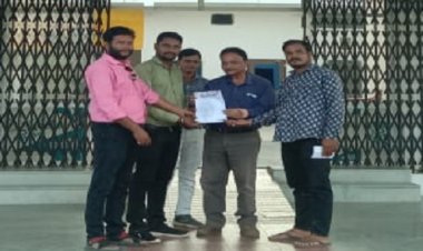 NEWS: सड़क पर घूमते पशुओं को लेकर गौरक्षा दल गंभीर, नयागांव में सौंपा ज्ञापन, की ये बड़ी मांग, पढ़े खबर