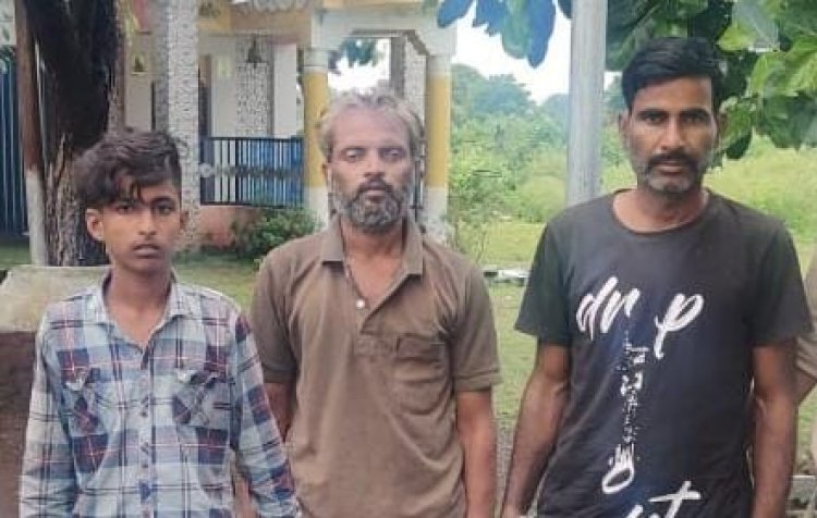BIG NEWS : नकली शराब फैक्ट्री पर छापा,रॉयल स्टेग की मिली बोतले, पेकिंग मशीन सहित अन्य उपकरण जप्त,3 गिरफ्तार,जावद पुलिस की कार्यवाही,निकला निंबाहेड़ा कनेक्शन भी, पढ़े ये खास खबर