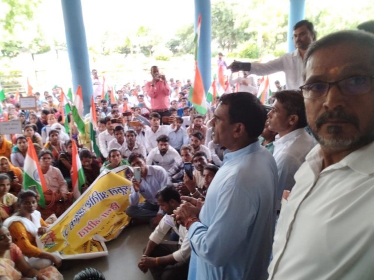 NEWS : अपनी मांगों को लेकर सड़कों पर निकले अतिथि शिक्षक, सैकड़ों की संख्या में अतिथि शिक्षको ने किया प्रदर्शन, पढ़े ये खबर