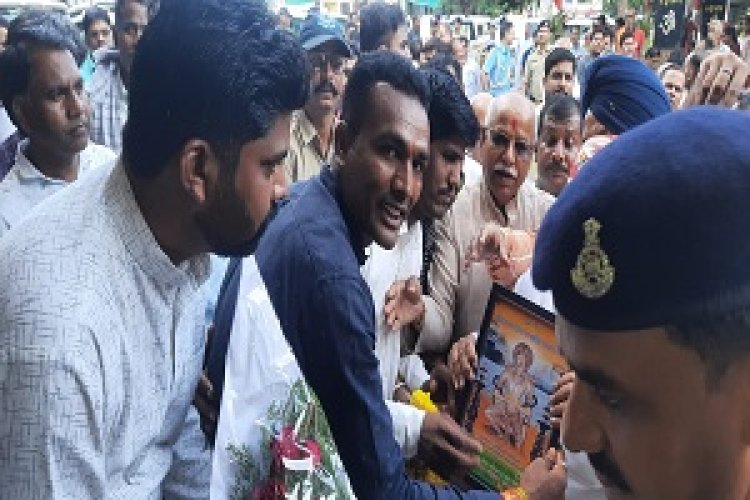 NEWS : नीमच आये थावरचंद गहलोत, भूमिपूजन कर पहुंचे बालाजी धाम, हुआ दक्षिण मंडल अध्यक्ष की और से स्वागत, पढ़े खबर .......