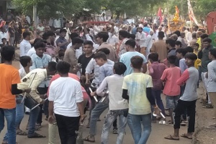 NEWS : जलझूलनी ग्यारस पर चीताखेडा में बाल स्वरूप मुखोटे के साथ भगवान कृष्ण की निकाली भव्य शोभायात्रा, पढ़े खबर...