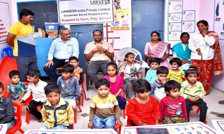 NEWS: लेंक्सेस इंडिया के सदस्य पहुंचे इन आंगनवाड़ी केंद्रों पर, भेंट किये फर्नीचर व शिक्षण उपयोगी सामग्री, पढ़े बबलू यादव की खबर