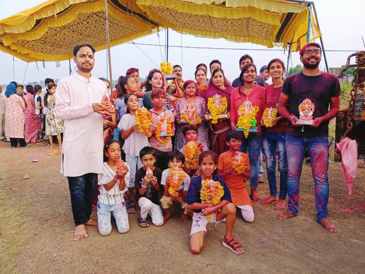 NEWS: अनंत चतुदर्शी, भक्त पहुंचे मनासा तालाब पर, बप्पा को दी विदाई, नगर परिषद-पुलिस प्रशासन रहा मुस्तैद, पढ़े खबर