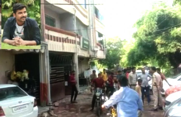 OMG ! पुलिस आरक्षक ने रतलाम में लगाई फांसी, तो पत्नी ने मंदसौर में गटका जहर, अधिकारी के बयान ने खोला राज, वजह जानकर उड़ गए हौश, पढ़े दिल दहला देने वाली ये खबर