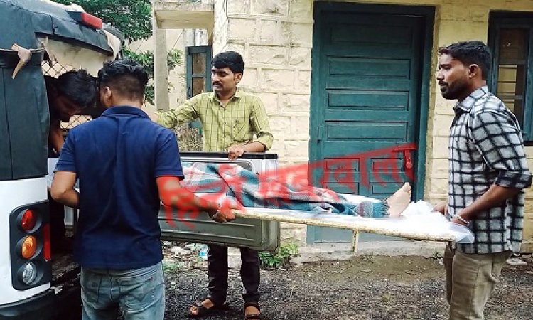 OMG ! पिता ने कमरा किया बंद, और उठाया ये बड़ा कदम, फिर बेटा दौड़कर पहुंचा घर, दरवाजा तोड़ते ही उड़े होश, मनासा अस्पताल तो ले गए, पर हो गई देर, अब परिवार में मातम, मामला- ग्राम भाटखेड़ी का, पढ़े मनीष जोलान्या की खबर