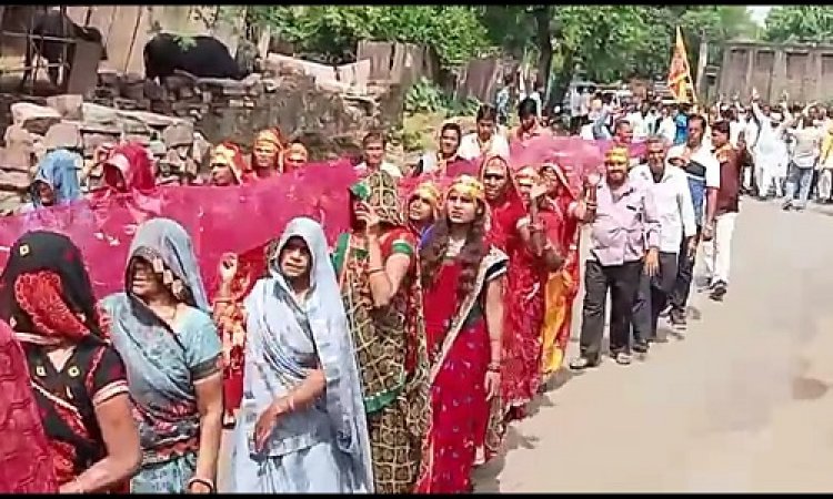 NEWS: नवरात्रि पर्व की शुरुवात, ग्राम खजुरी से आंतरी तक निकाली विशाल चुनरी यात्रा, भक्त पहुंचे मां के दरबार में, पढ़े हबर