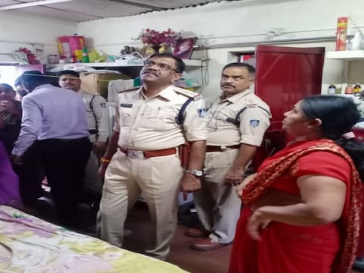 OMG ! पति से मामूली झगड़ा, तो पत्नी ने उठाया खौफनाक कदम, पहले 3 साल की मासूम को फंदे पर लटकाया, फिर खुद ने लगाया मौत को गले, MP के इस जिले में रौंगटे खड़े कर देने वाला मामला, पढ़े खबर