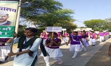 NEWS: गांधी जयंती, स्कूल छात्रों ने निकाली स्वच्छता जागरूक रैली, मनासा नगर में दिया ये संदेश, पढ़े खबर