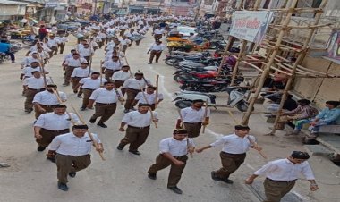 NEWS: विजयादशमी पर्व, मनासा में RSS ने निकाला पथ संचलन, नगर में हुआ भव्य स्वागत, पढ़े खबर
