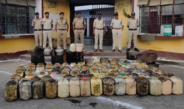 NEWS: मनासा पुलिस की ग्राम बर्डिया डेरों में दबिश, 2 हजार लीटर लहान किया नष्ट, तीन आरोपियों के खिलाफ प्रकरण दर्ज, पढ़े खबर