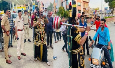 BIG NEWS: नीमच शहर की सड़कों पर दिखे यमराज, जब राहगीरों की पड़ी नजर, तो रह गए हक्के-बक्के, फिर दी ये अहम जानकारियां, आप भी हो जाएं सावधान...! पढ़े ये खबर