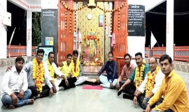 NEWS: लोकतांत्रिक प्रक्रिया से संपन्न हुए नीमच जिला प्रेस क्लब के चुनाव, सभी नवनिर्वाचित पदाधिकारियों ने लिया श्री पंचमुखी बालाजी का आर्शीवाद, पढ़े खबर